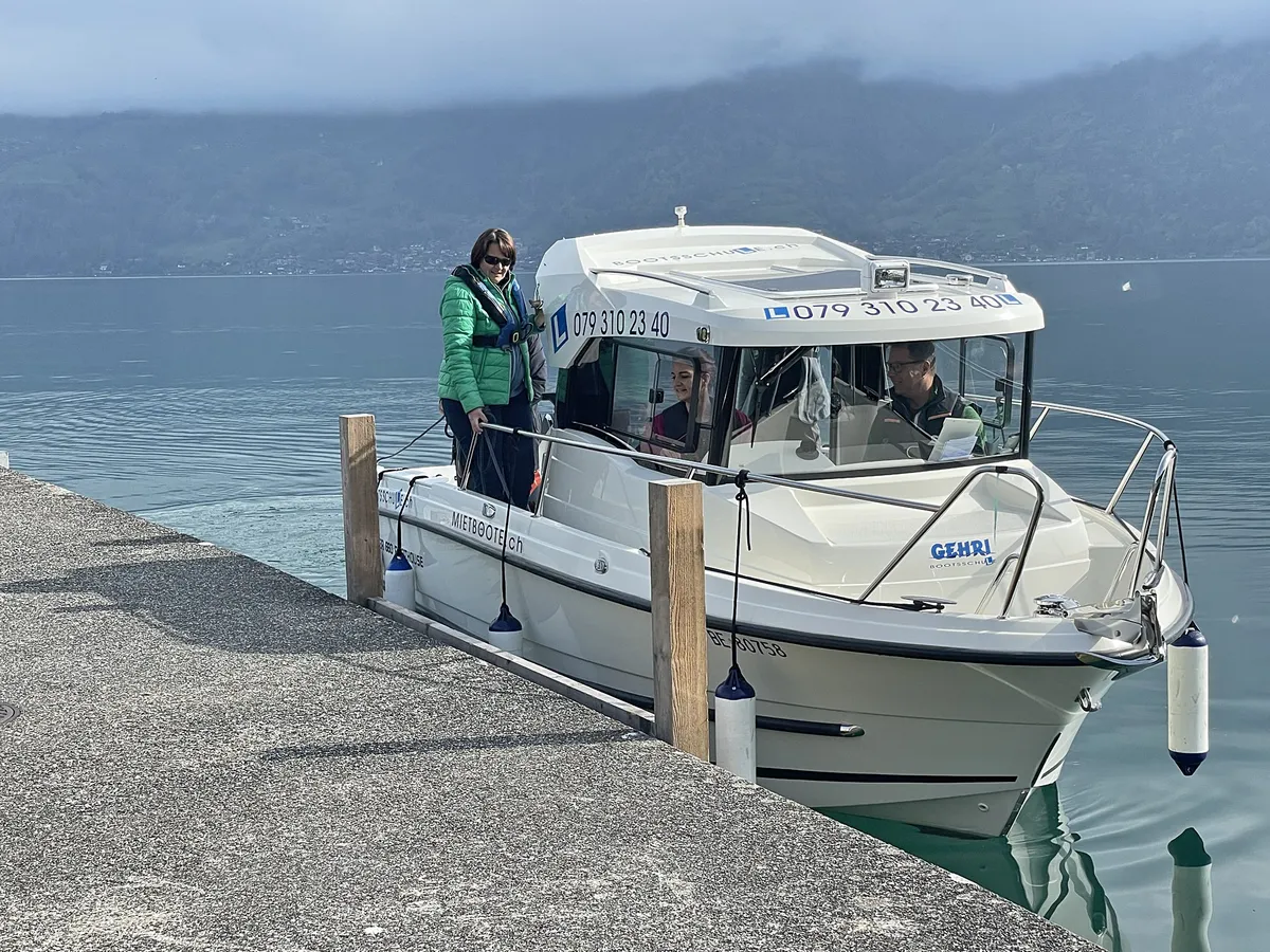 Anmeldung Grundkurs Motorbootpr&uuml;fung  Kat. A Thunersee by Gehri Bootsschule