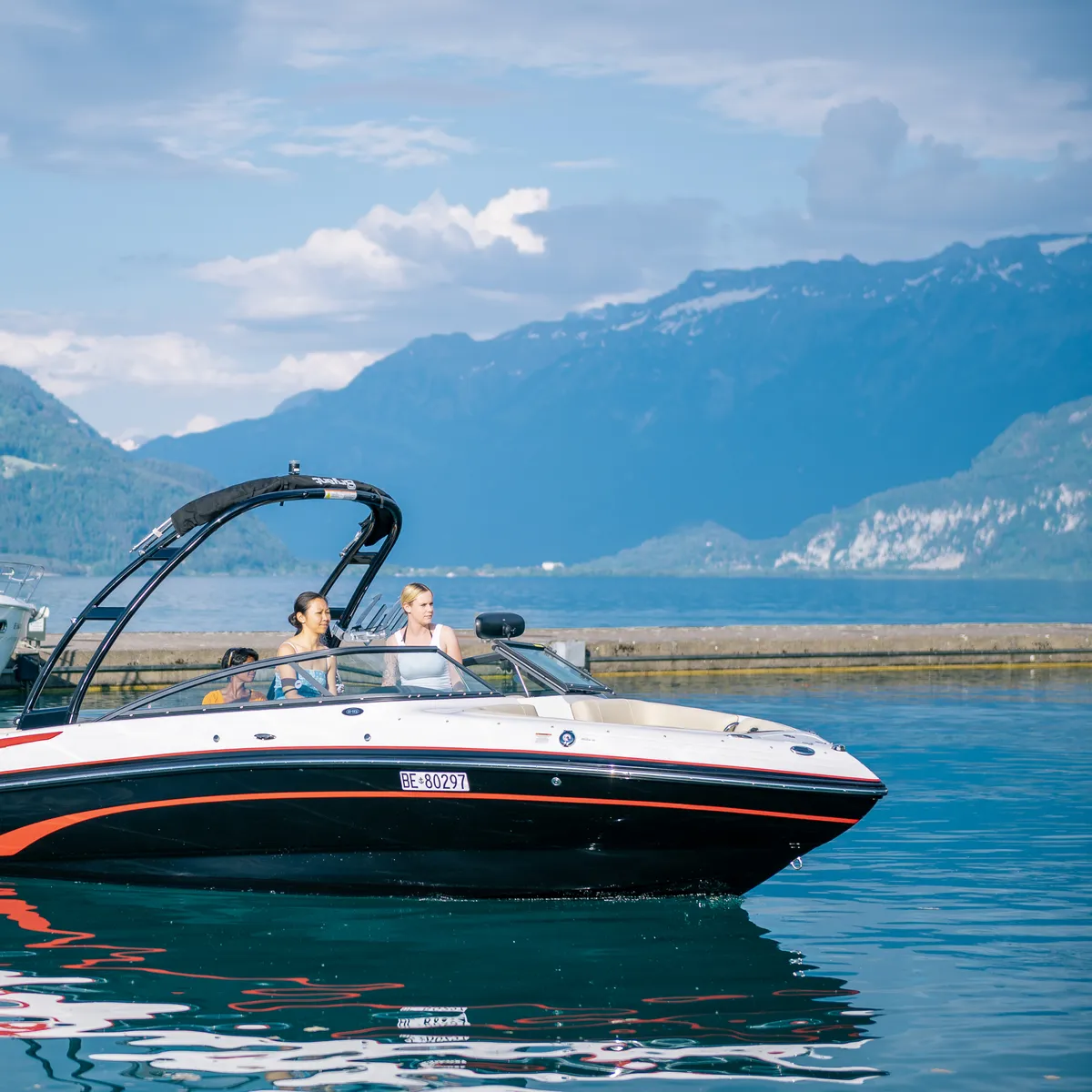 Bootsfahrschule & Bootsvermietung am Thunersee.