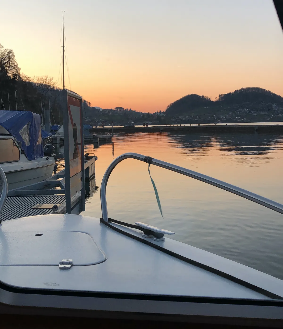 Bootsfahrschule Thunersee f&uuml;r die Bootspr&uuml;fung Motorboot Kat. A erteilt Bootsunterricht w&auml;hrend dem ganzen Jahr.