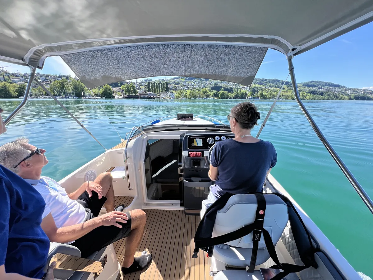 Einfahrt mit E-Volution 660 Elektroboot in Beinwill