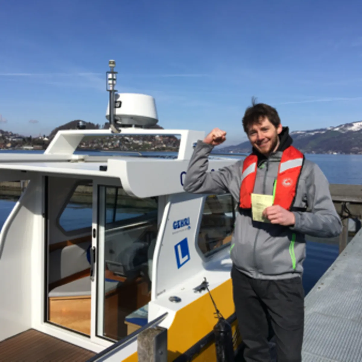 **Erfolgreiche praktische Bootspr&uuml;fung** f&uuml;r den Motorbootf&uuml;hrerschein Kat. A am 9. M&auml;rz 2016 bei Gehri **Bootsfahrschule am Thunersee**.