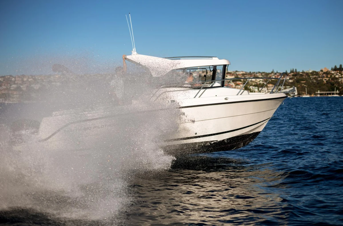 parker-pilothouse-thunersee.jpg