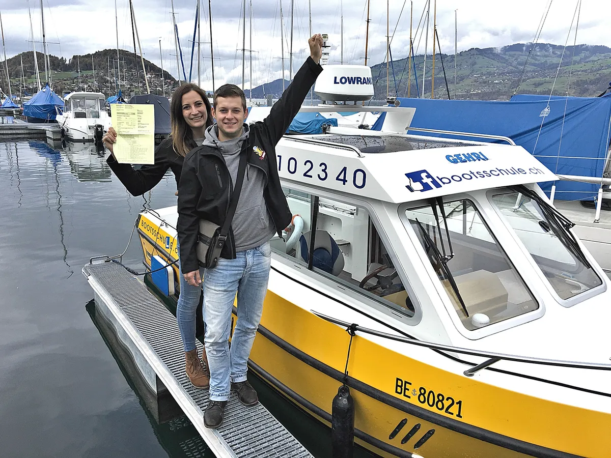 Erfahrungsbericht von Chantal und Ruben welche im Oktober 2016 einen Wochenkurs mit erfolgreicher praktischer Schiffsf&uuml;hrerpr&uuml;fung am Thunersee absolvierten