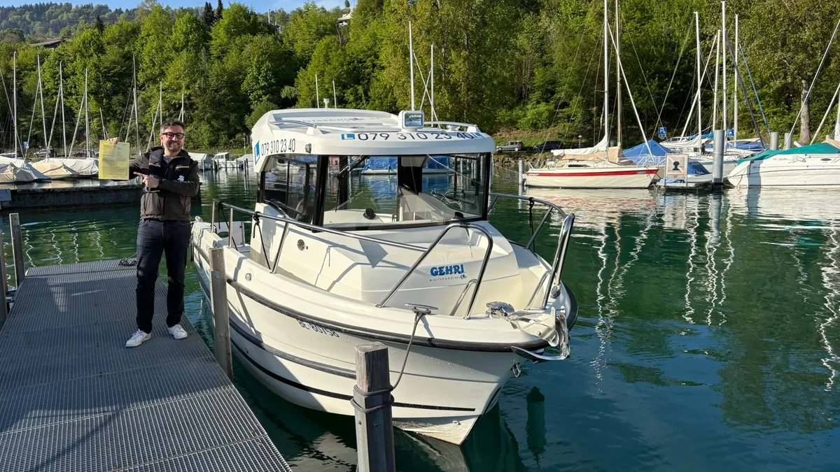 Bootspr&uuml;fung f&uuml;r Motorboot Kat. A am Thunersee bestanden.