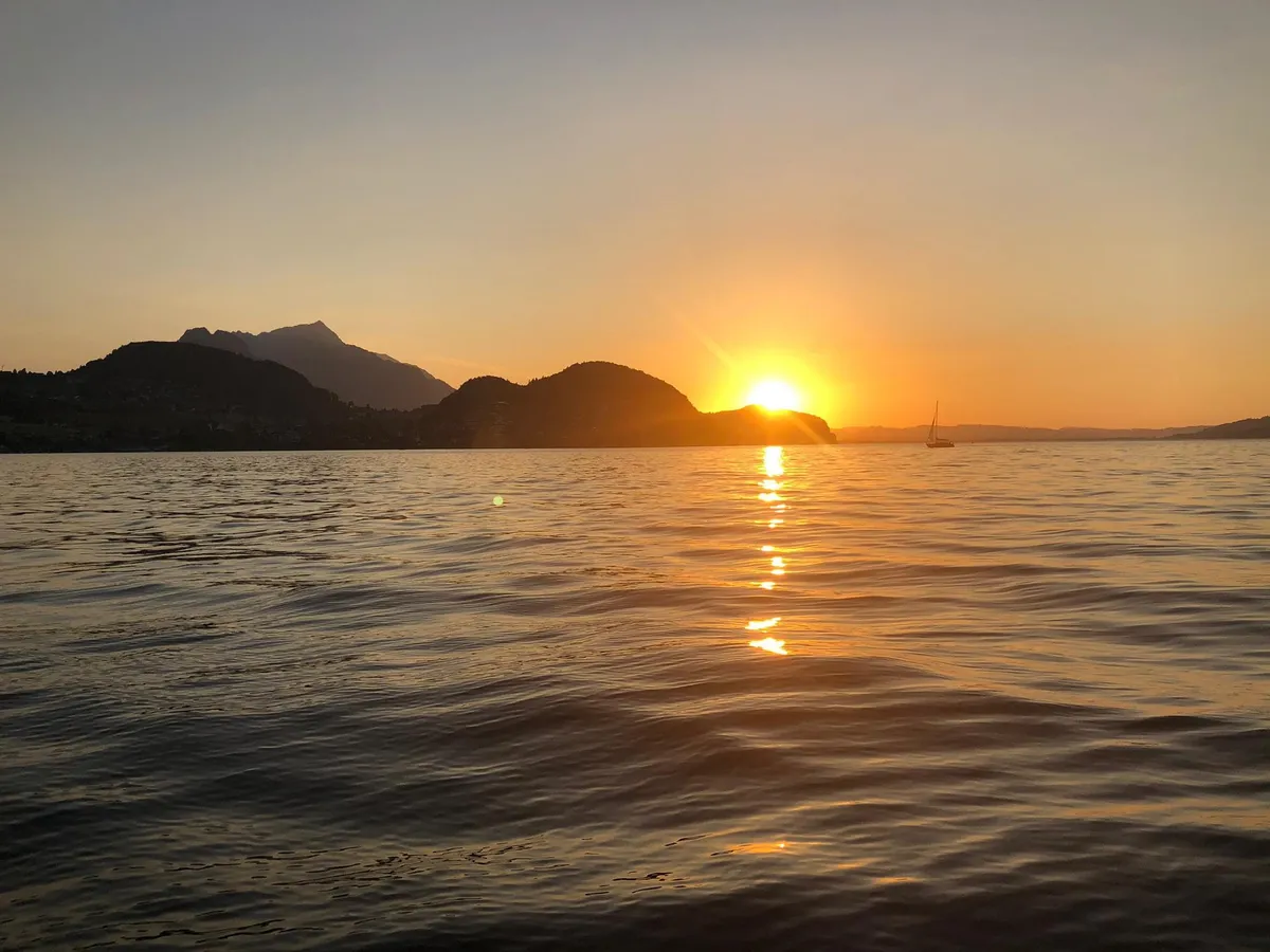 sonnenuntergang_thunersee.jpg