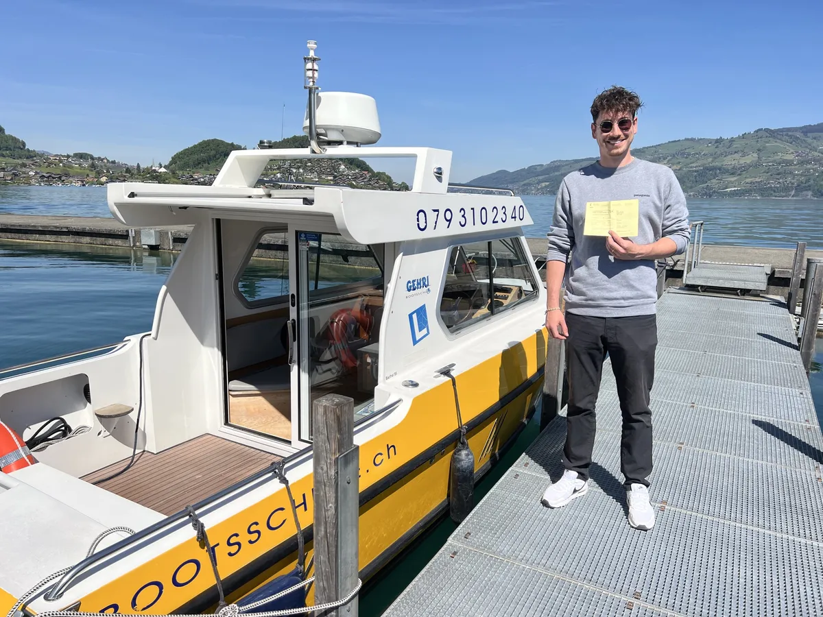 Die Bootspr&uuml;fung f&uuml;r Motorboot Kat. A am Thunersee bestanden.