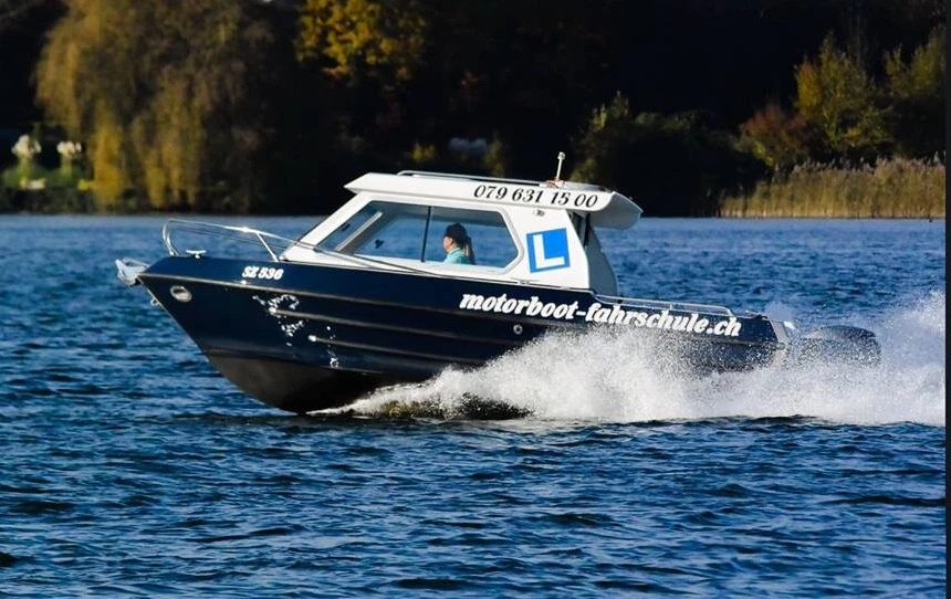 Motorbootfahrschule Zürichsee, Bootsunterricht & Bootsprüfung Kat. A