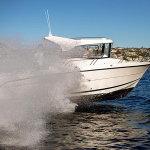 Im Zulauf - Parker 660 Pilothouse